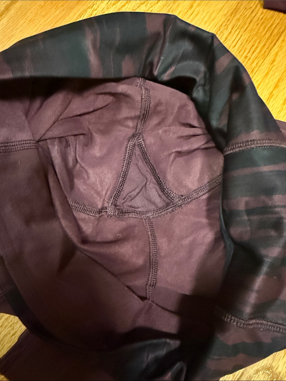 Lululemon fleece Maroon Athletic Leggings with Zipper Pockets size 6 - Picture 4 of 4